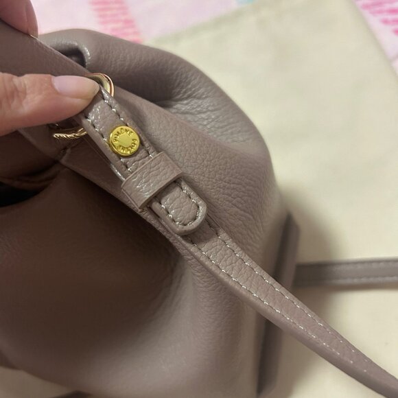 polene Numéro Neuf Mini Edition Textured Taupe - Picture 9 of 9